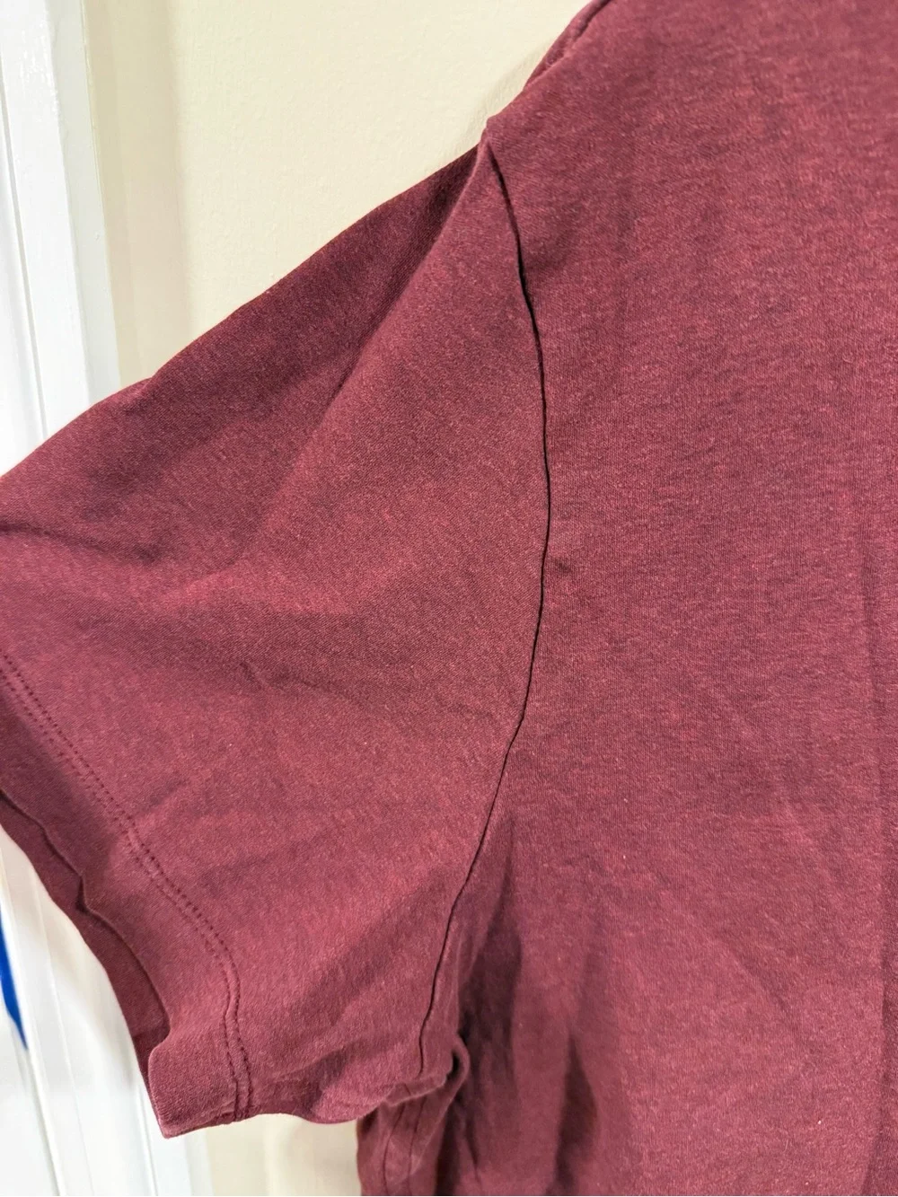 Banana Republic Mens Lux Touch Performance Maroon T Shirt SZ XL